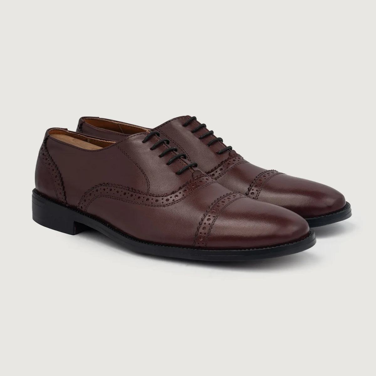 Greyson Brogues Oxford Kastanjanruskea Nahkakengät Miehille For Men in Maroon Full-Grain Leather - Sivunäkymä | Osta verkosta