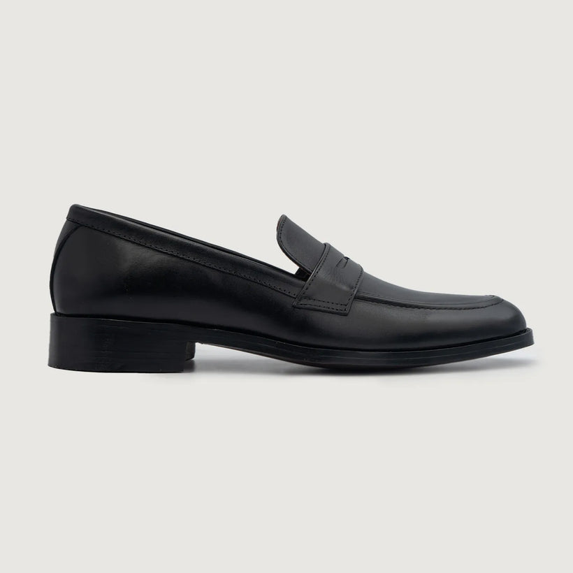 Baxton Musta Leather Loafers Miehille