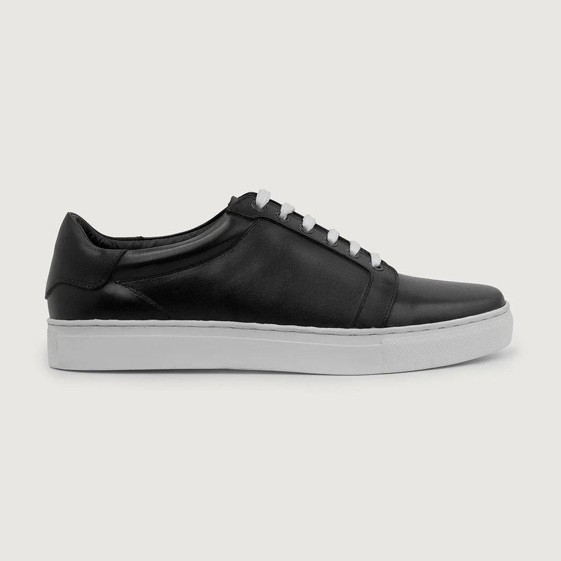Carter Runn Musta Leather Sneakers Miehille