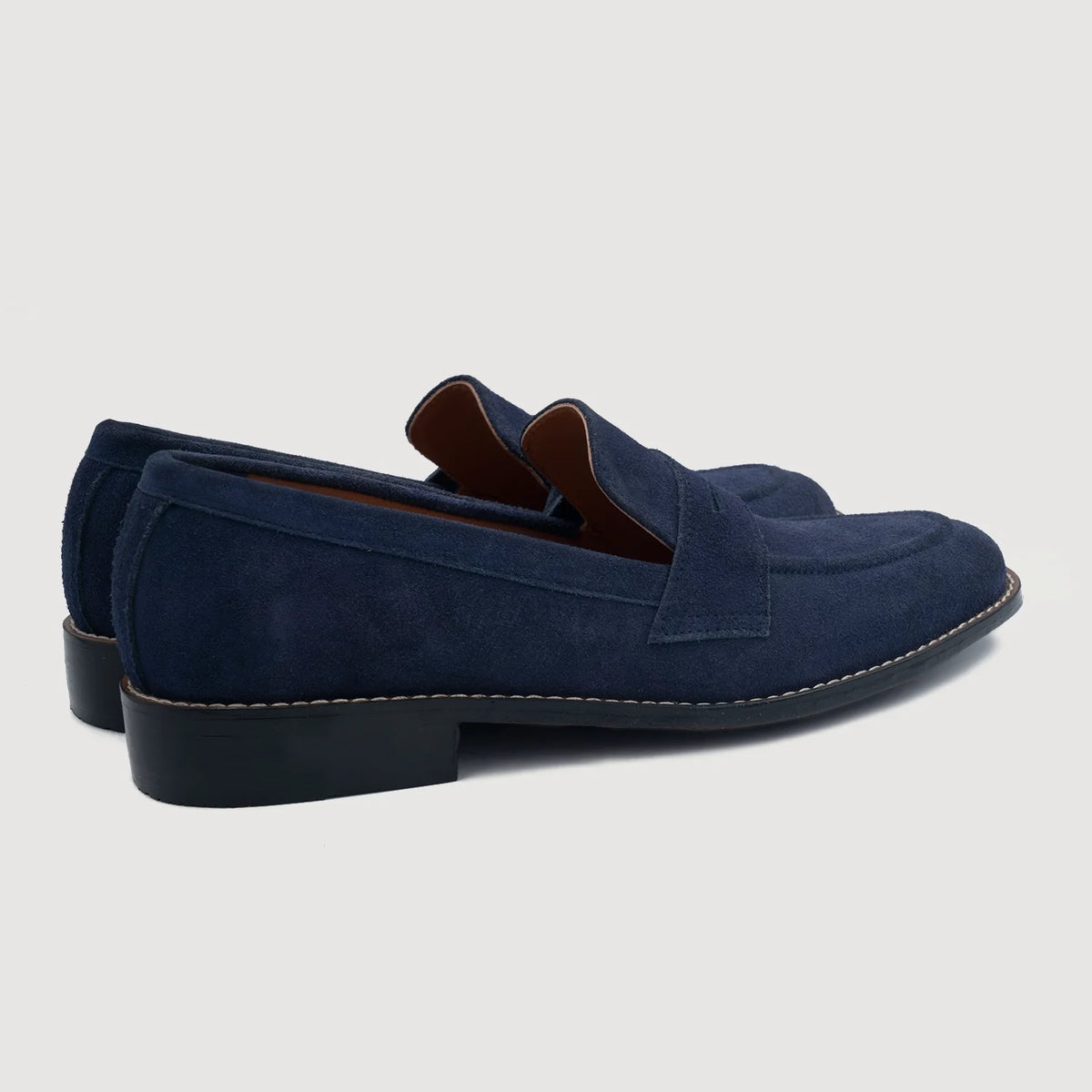 Baxton Sininen Suede Nahkaloaferit Miehille For Men - Vahvistettu kantapää ja tarkat kaksoisompeleet
