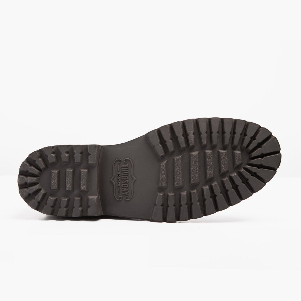 High-Traction Rubber Outsole & Lug Tread Pattern on Captain StormKing® Tobacco Nahkasaappaat Miehille