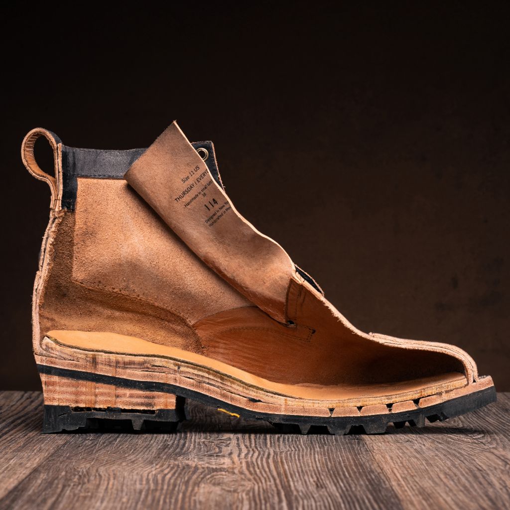 High-Traction Rubber Outsole & Lug Tread Pattern on Challenger Whiskey Nahkasaappaat Miehille