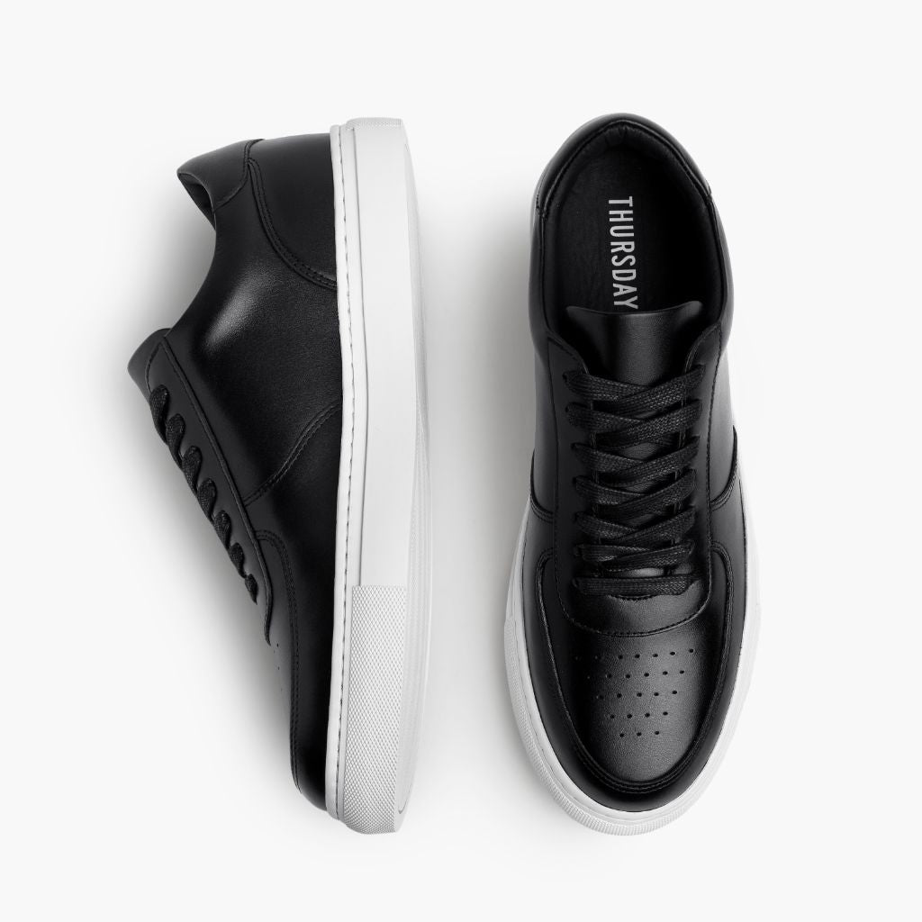 Authentic Full-Grain Leather Grain Depth & Pull-Up Patina Texture Detail