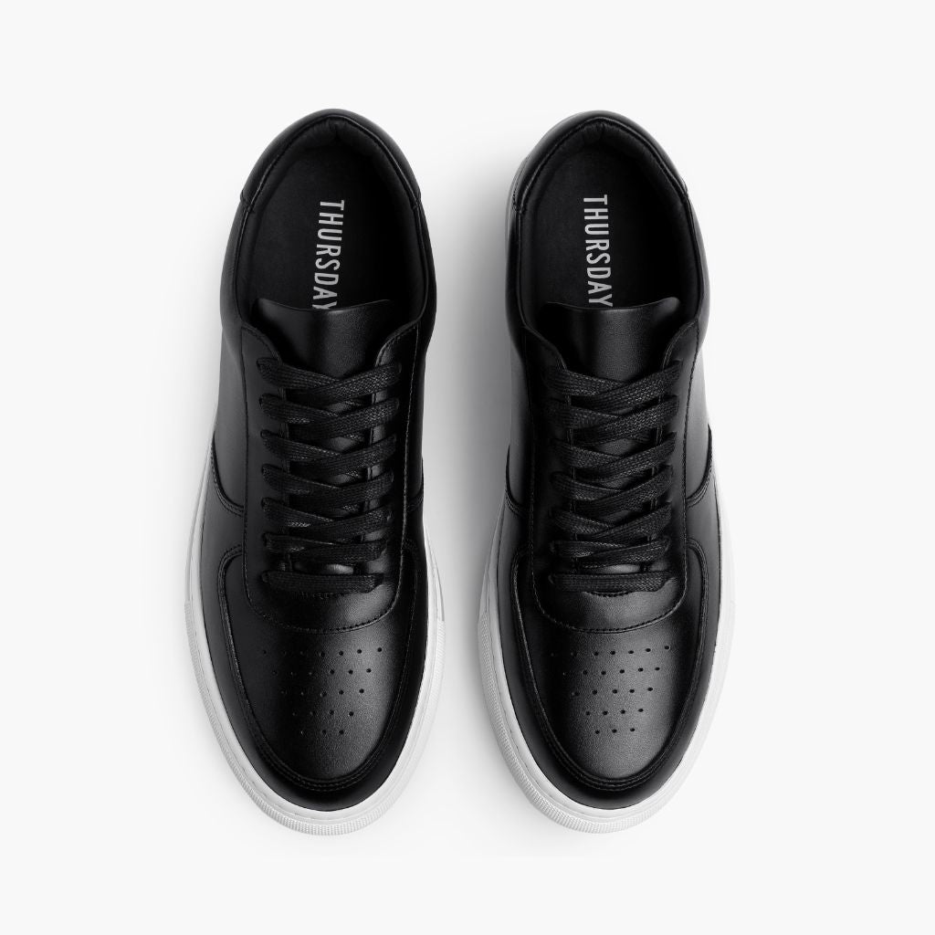 Court Black Leather Sneakers - Vahvistettu kantapää ja tarkat kaksoisompeleet