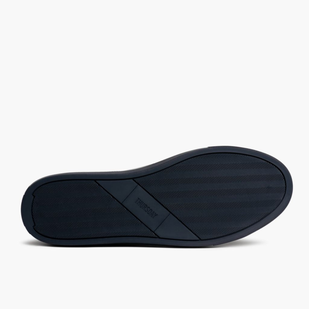 High-Traction Rubber Outsole & Lug Tread Pattern on Encore Navy Nahkatennarit Miehille