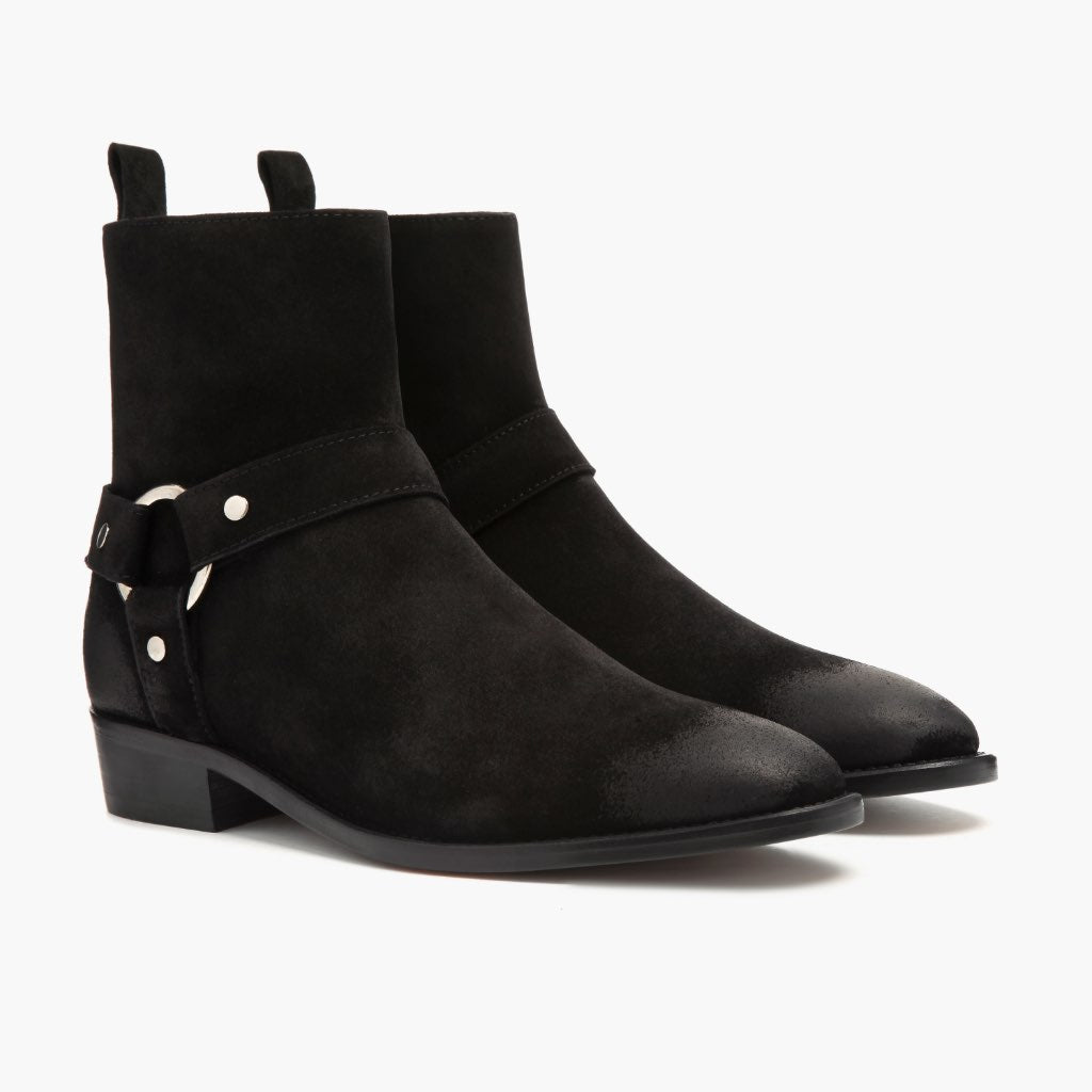 Harness Musta Suede Nahkasaappaat Miehille in Black Goatskin Suede - Sivunäkymä | Osta verkosta