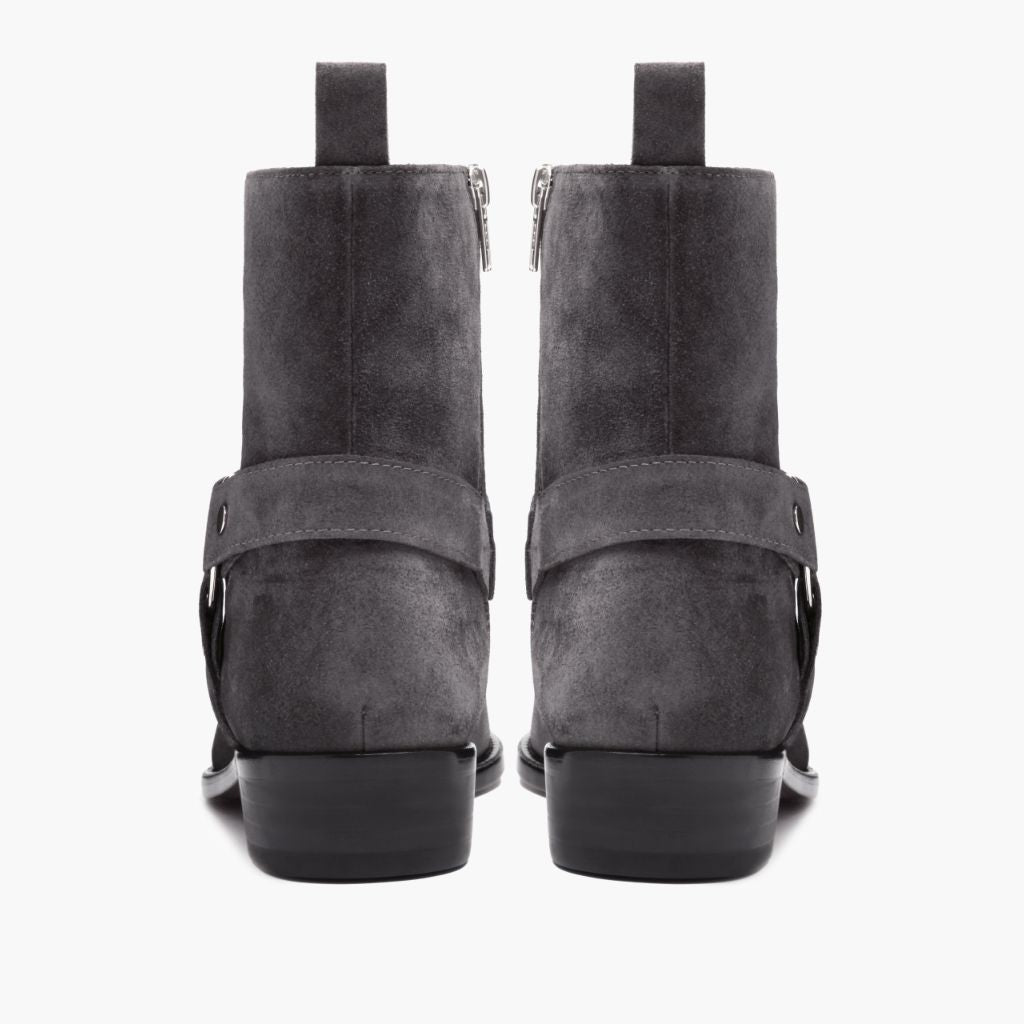 High-Traction Rubber Outsole & Lug Tread Pattern on Harness Grey Suede Nahkasaappaat Miehille