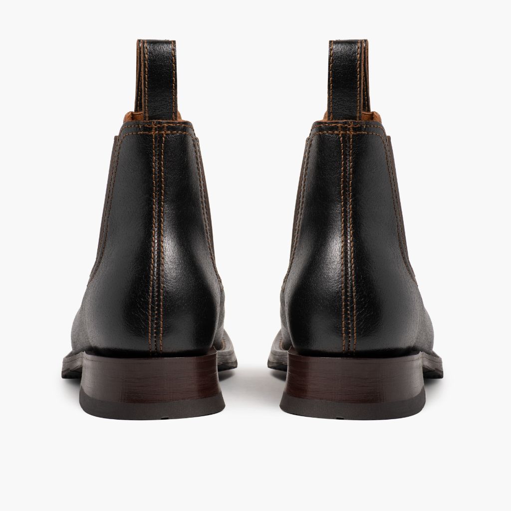 High-Traction Rubber Outsole & Lug Tread Pattern on Journeyman Cacao Nahkasaappaat Miehille
