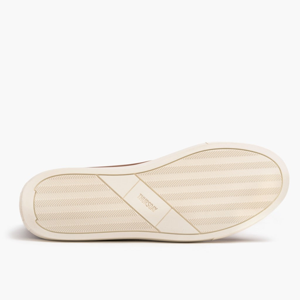 High-Traction Rubber Outsole & Lug Tread Pattern on Premier High Top Toffee Nahkatennarit Miehille For Men