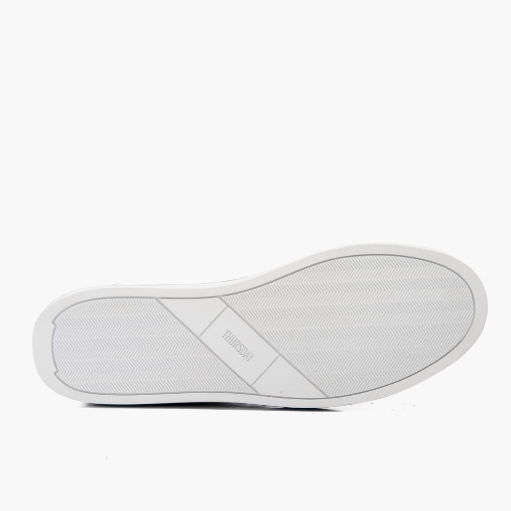 High-Traction Rubber Outsole & Lug Tread Pattern on Premier Low Top Musta Nahkatennarit Miehille For Men