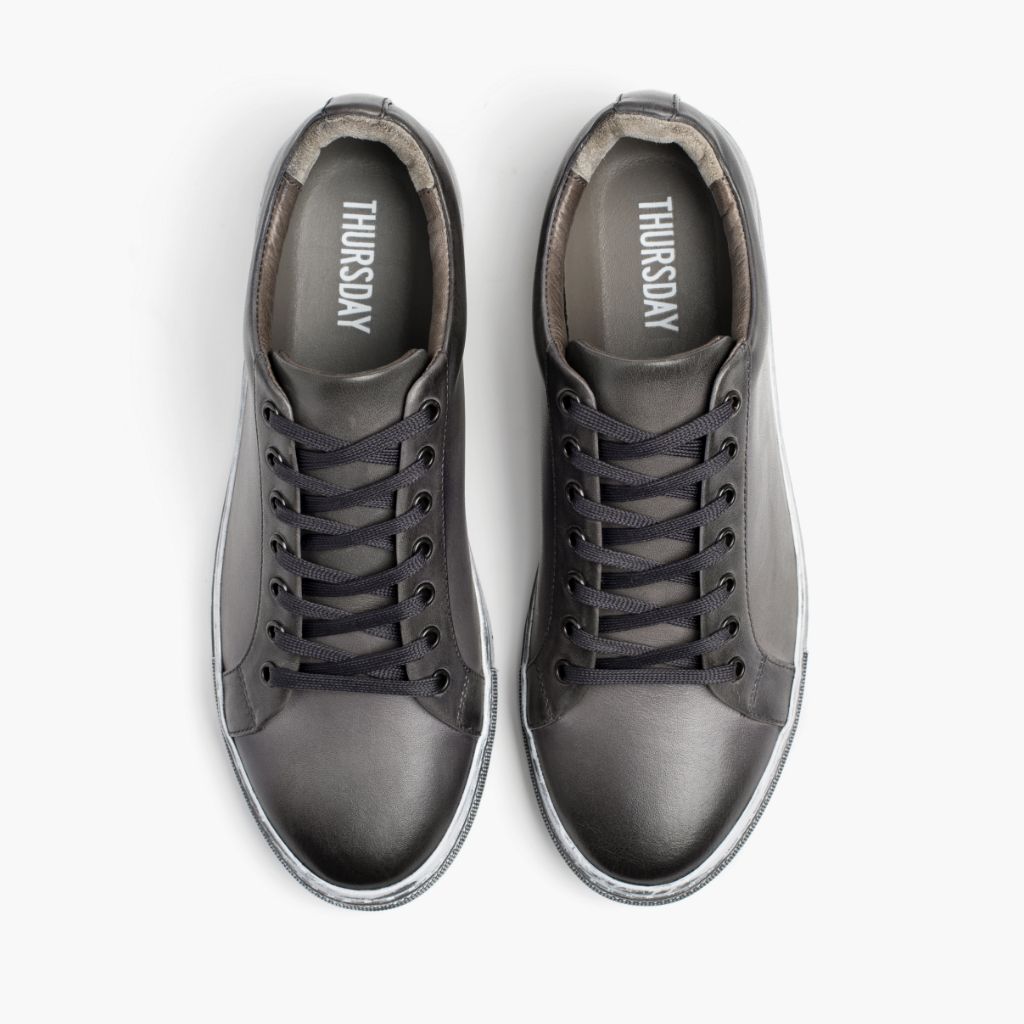 Premier Low Top Distressed Grey Nahkatennarit Miehille For Men - Vahvistettu kantapää ja tarkat kaksoisompeleet
