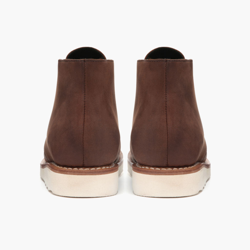 High-Traction Rubber Outsole & Lug Tread Pattern on Scout Arizona Adobe Nahkasaappaat Miehille For Men