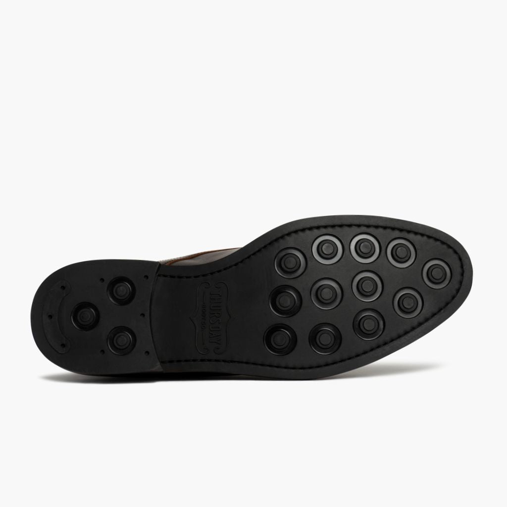 High-Traction Rubber Outsole & Lug Tread Pattern on Cadet Rich Mahogany Nahkasaappaat Miehille