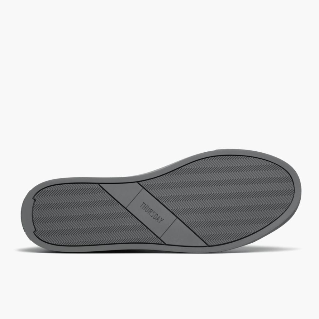 High-Traction Rubber Outsole & Lug Tread Pattern on Encore Steel Grey Nahkatennarit Miehille