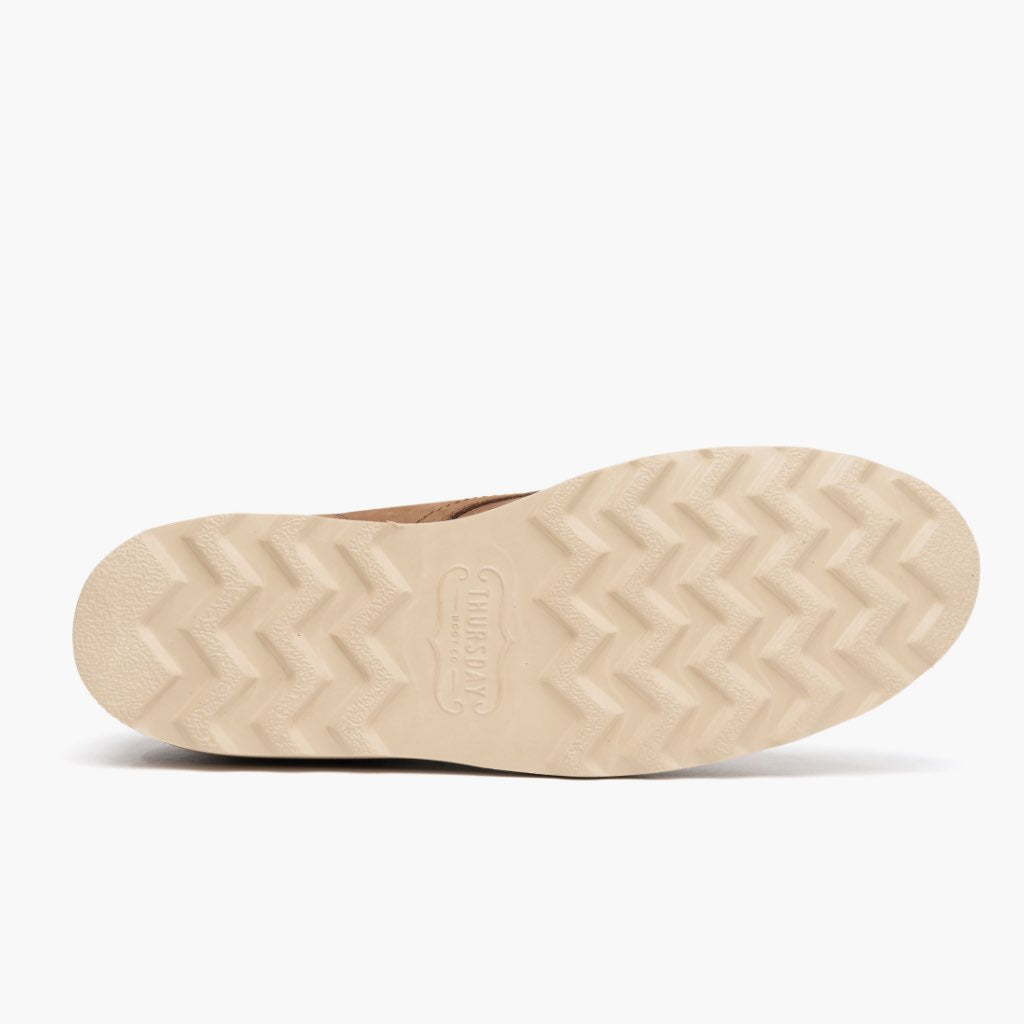 High-Traction Rubber Outsole & Lug Tread Pattern on Diplomat Pebble Nahkasaappaat Naisille