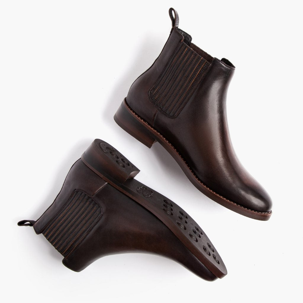 High-Traction Rubber Outsole & Lug Tread Pattern on Dreamer Musta Coffee Nahkasaappaat Naisille