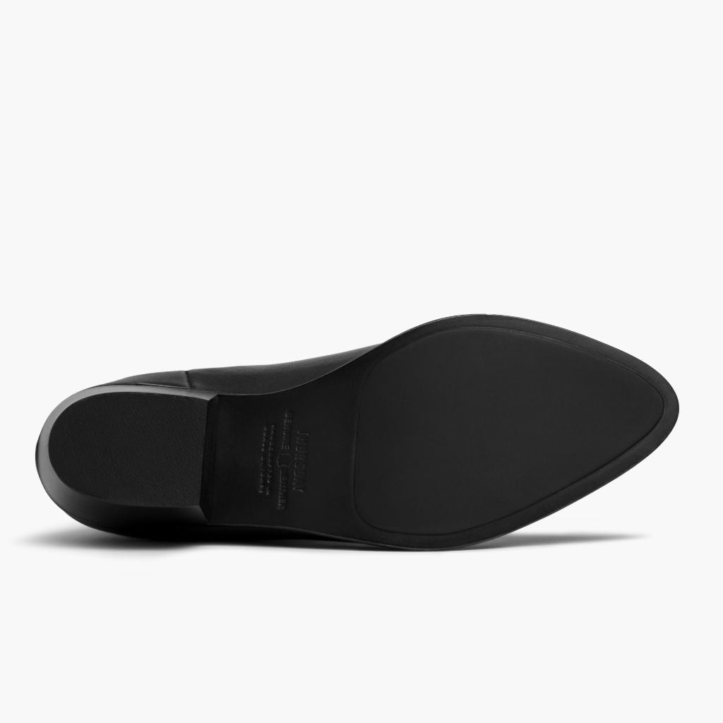 High-Traction Rubber Outsole & Lug Tread Pattern on Dreamer Bootie Musta Nahkasaappaat Naisille