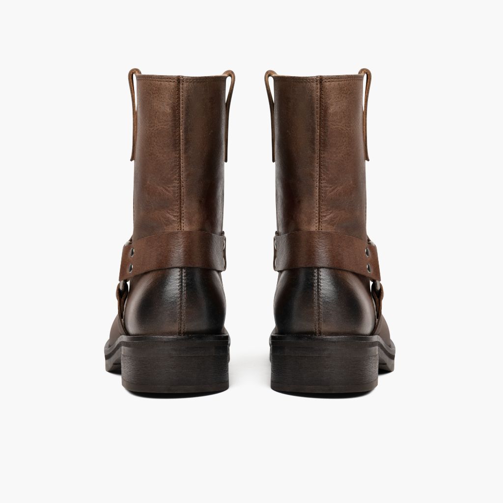 High-Traction Rubber Outsole & Lug Tread Pattern on Outlaw Light Tobacco Nahkasaappaat Naisille