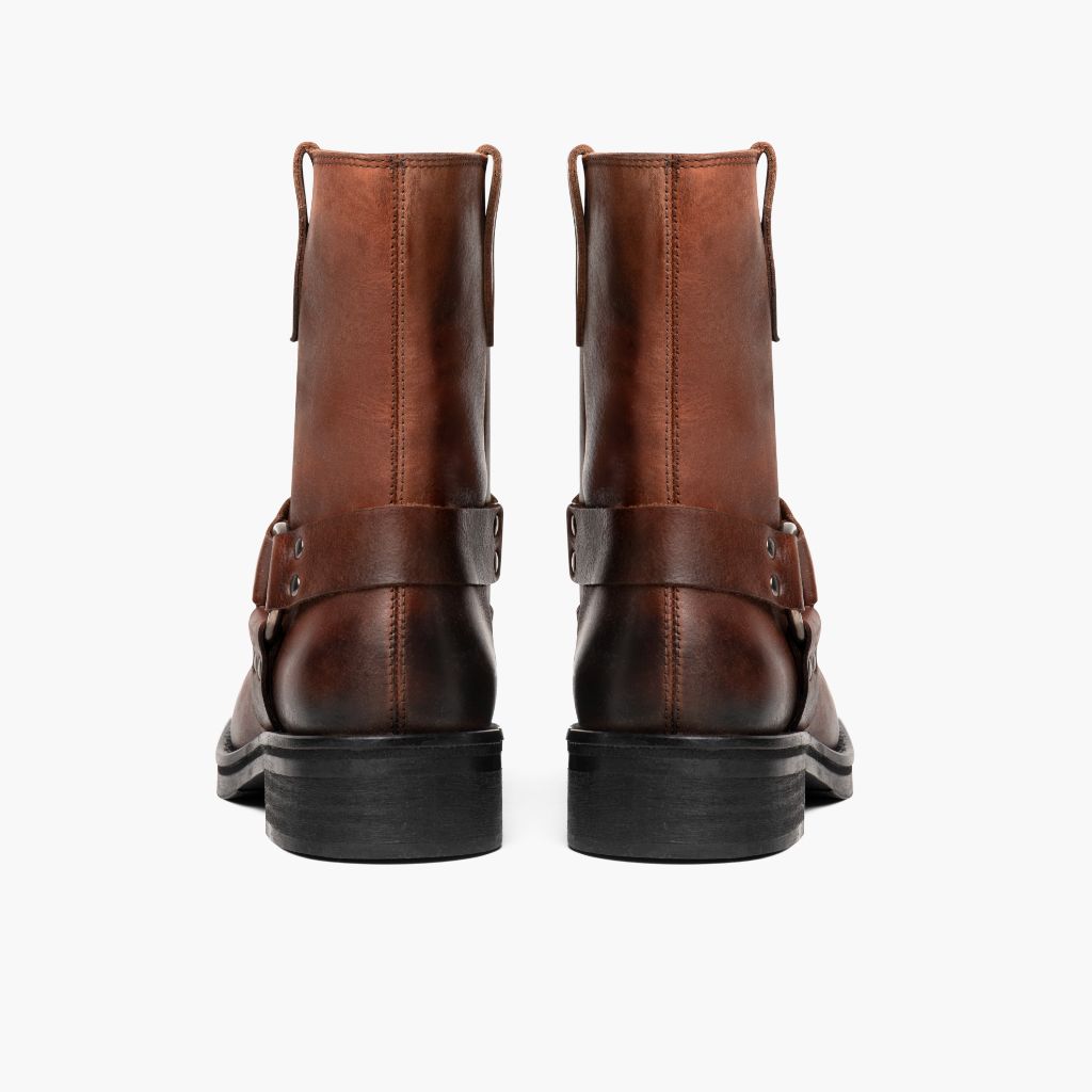 High-Traction Rubber Outsole & Lug Tread Pattern on Outlaw Rust Ruskea Nahkasaappaat Naisille
