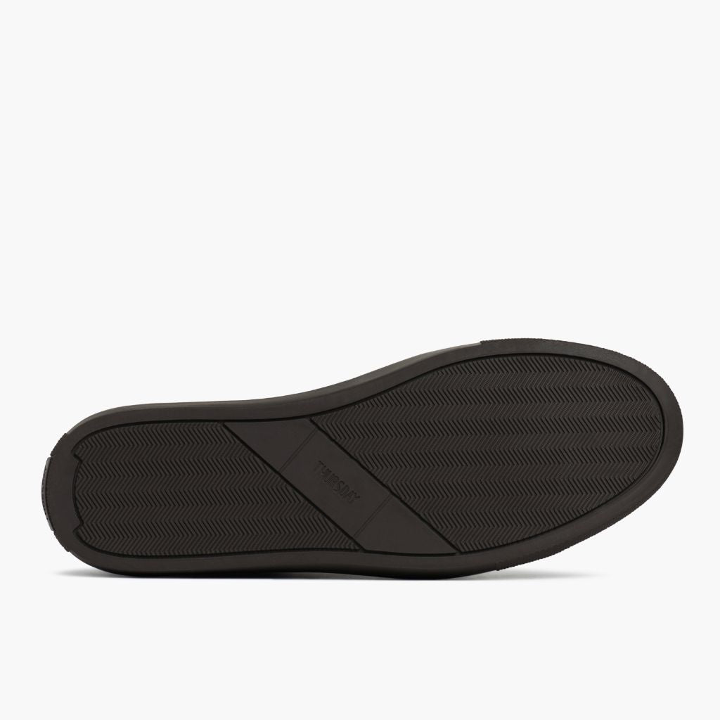 High-Traction Rubber Outsole & Lug Tread Pattern on Premier Low Top Tobacco Nahkatennarit Naisille