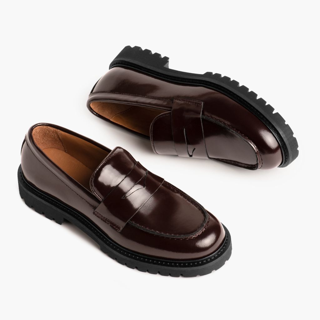 High-Traction Rubber Outsole & Lug Tread Pattern on Penny Viininpunainen Nahkasaappaat Naisille