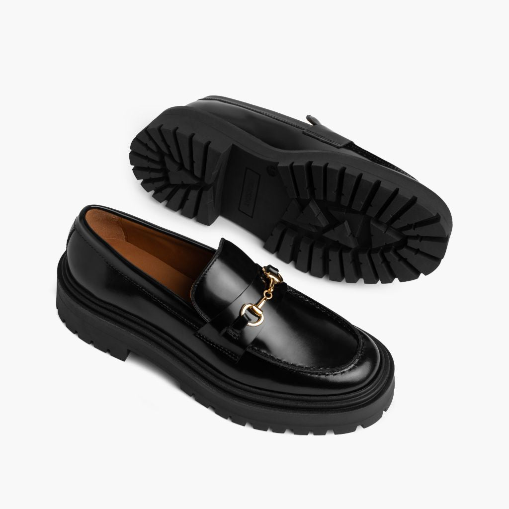 High-Traction Rubber Outsole & Lug Tread Pattern on Penny Platform Musta & Gold Nahkaloaferit Naisille