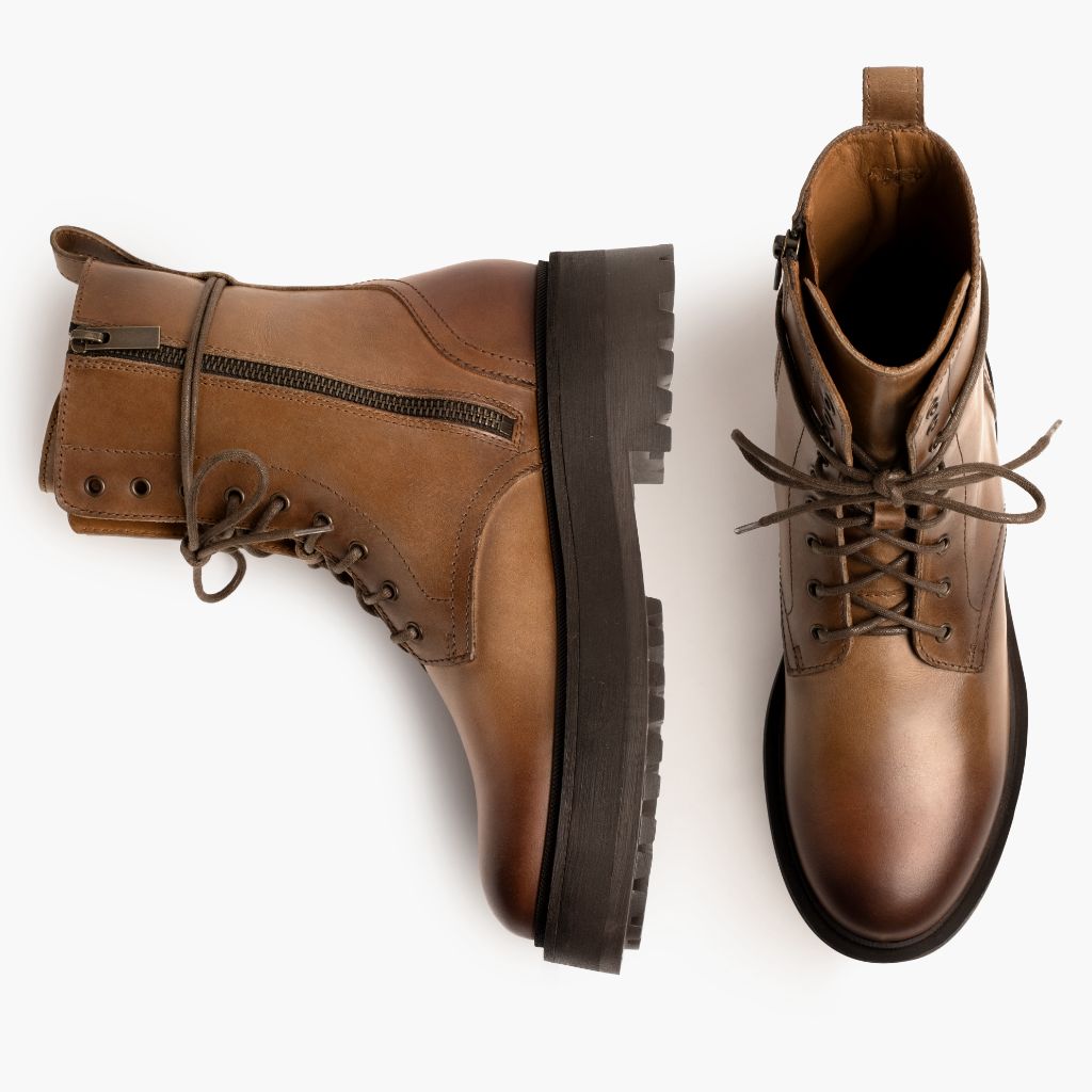 High-Traction Rubber Outsole & Lug Tread Pattern on Quest Natural Nahkasaappaat Naisille