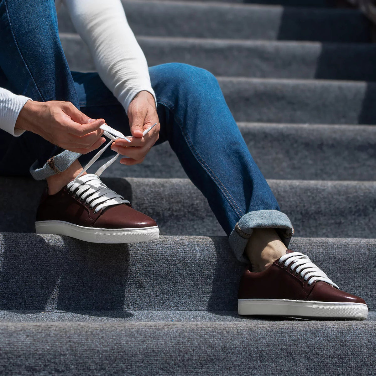 High-Traction Rubber Outsole & Lug Tread Pattern on Murphy Low Top Kastanjanruskea Nahkatennarit Miehille