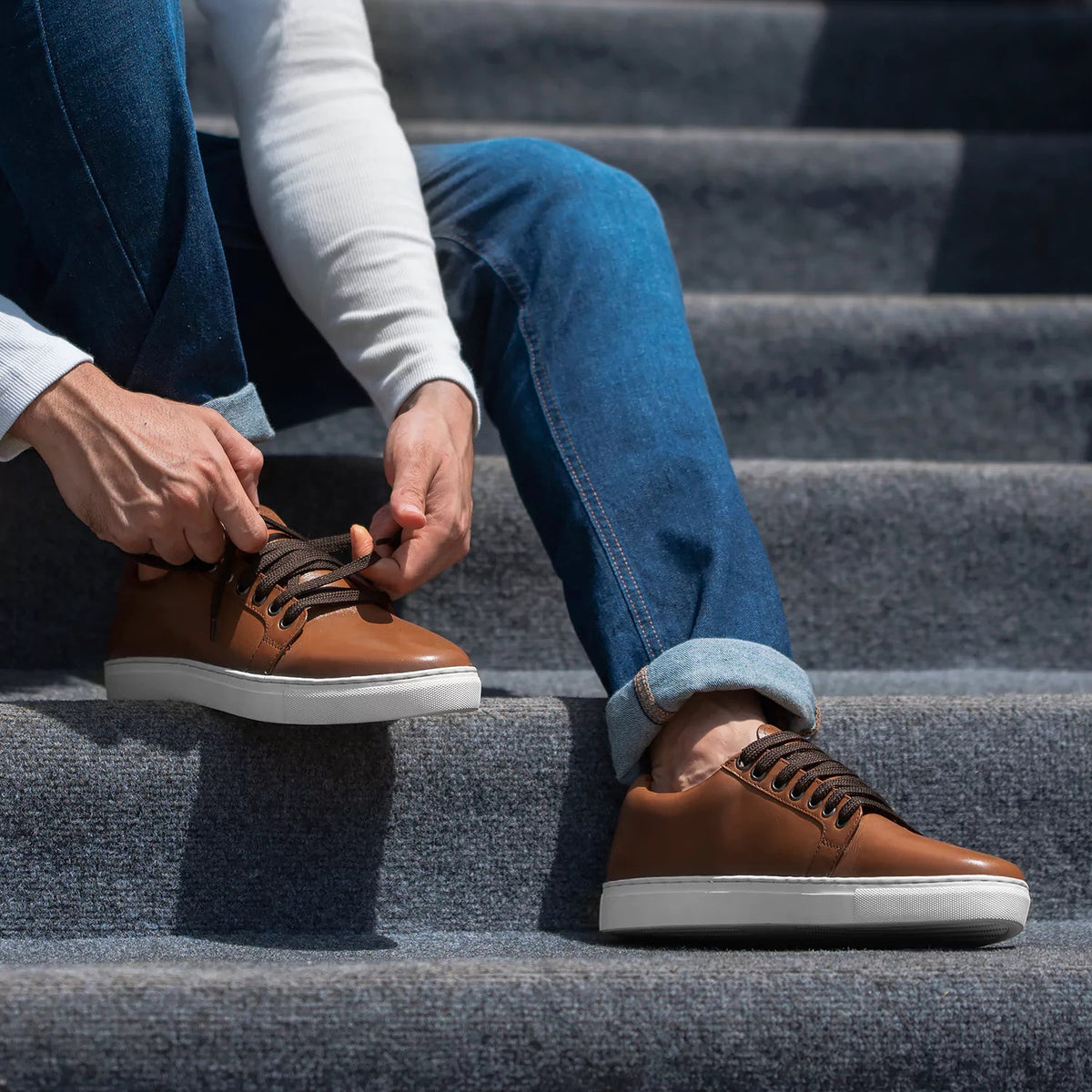 High-Traction Rubber Outsole & Lug Tread Pattern on Murphy Low Top Vaaleanruskea Nahkatennarit Miehille