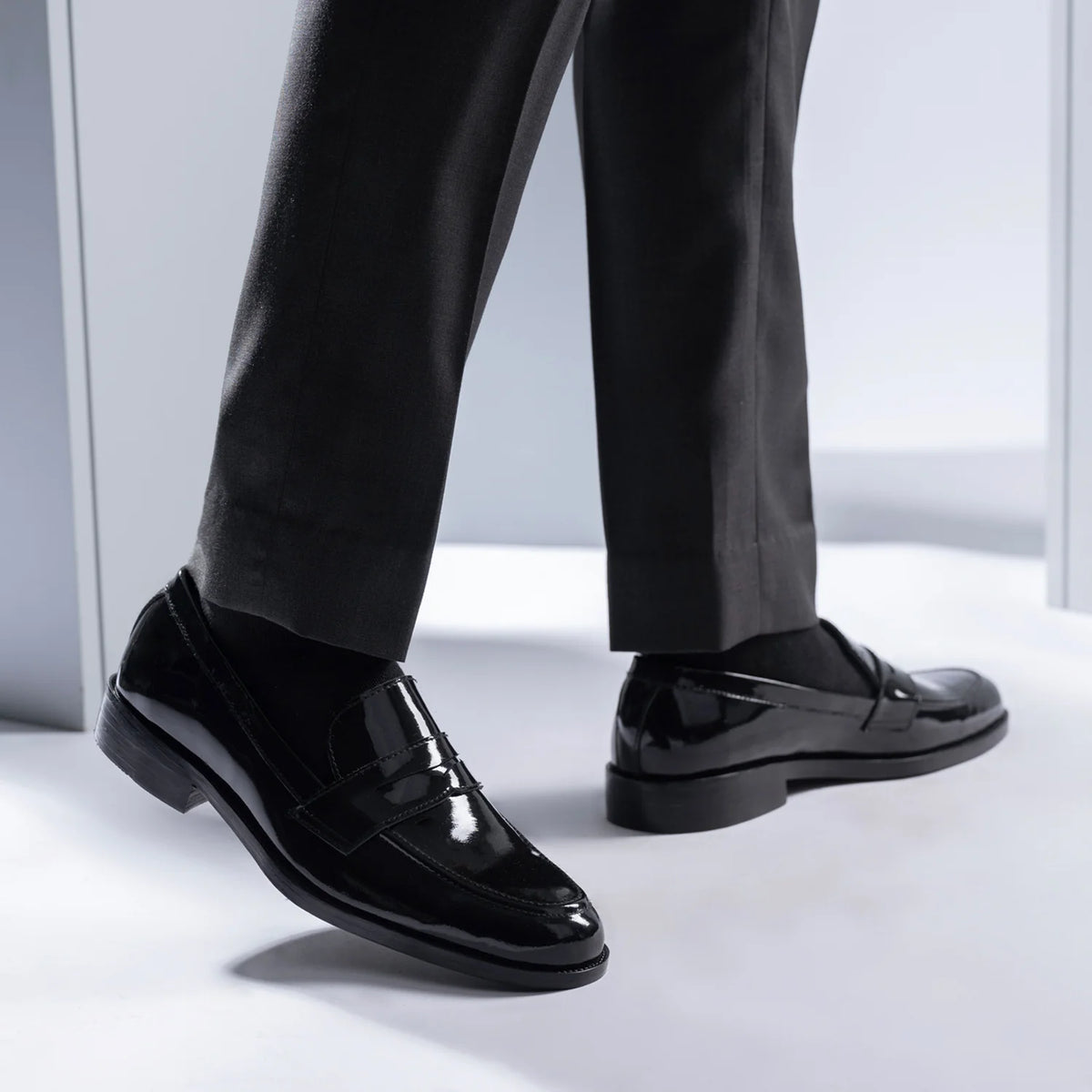 Orlaven Baxton Musta Patent Nahkaloaferit Miehille footwear image 9