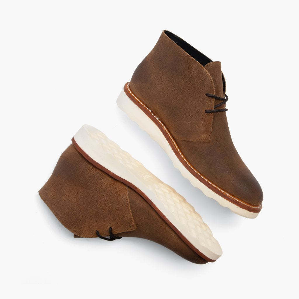 High-Traction Rubber Outsole & Lug Tread Pattern on Scout Safari Nahkasaappaat Miehille For Men