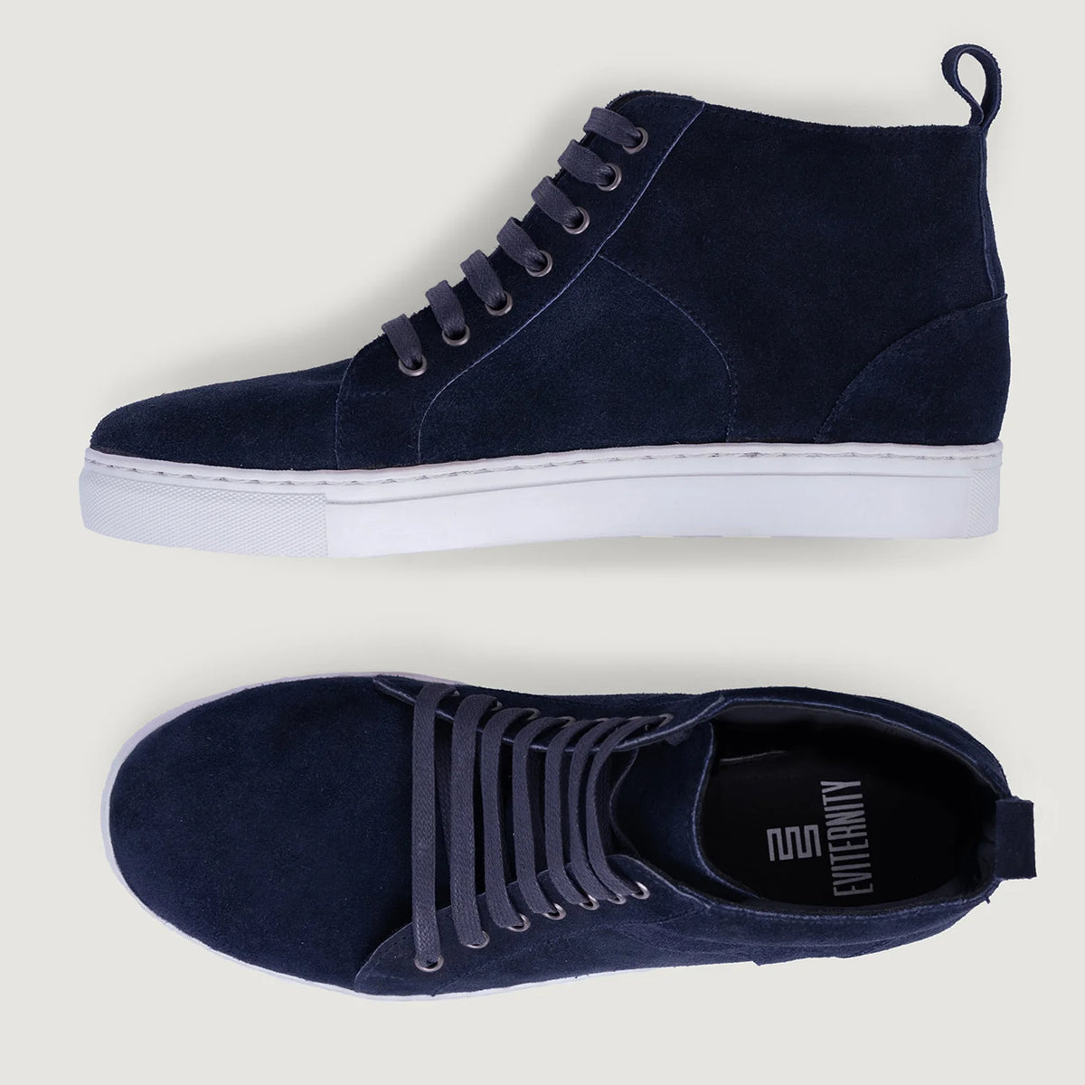 High-Traction Rubber Outsole & Lug Tread Pattern on Marty High Top Sininen Suede Nahkatennarit Miehille For Men