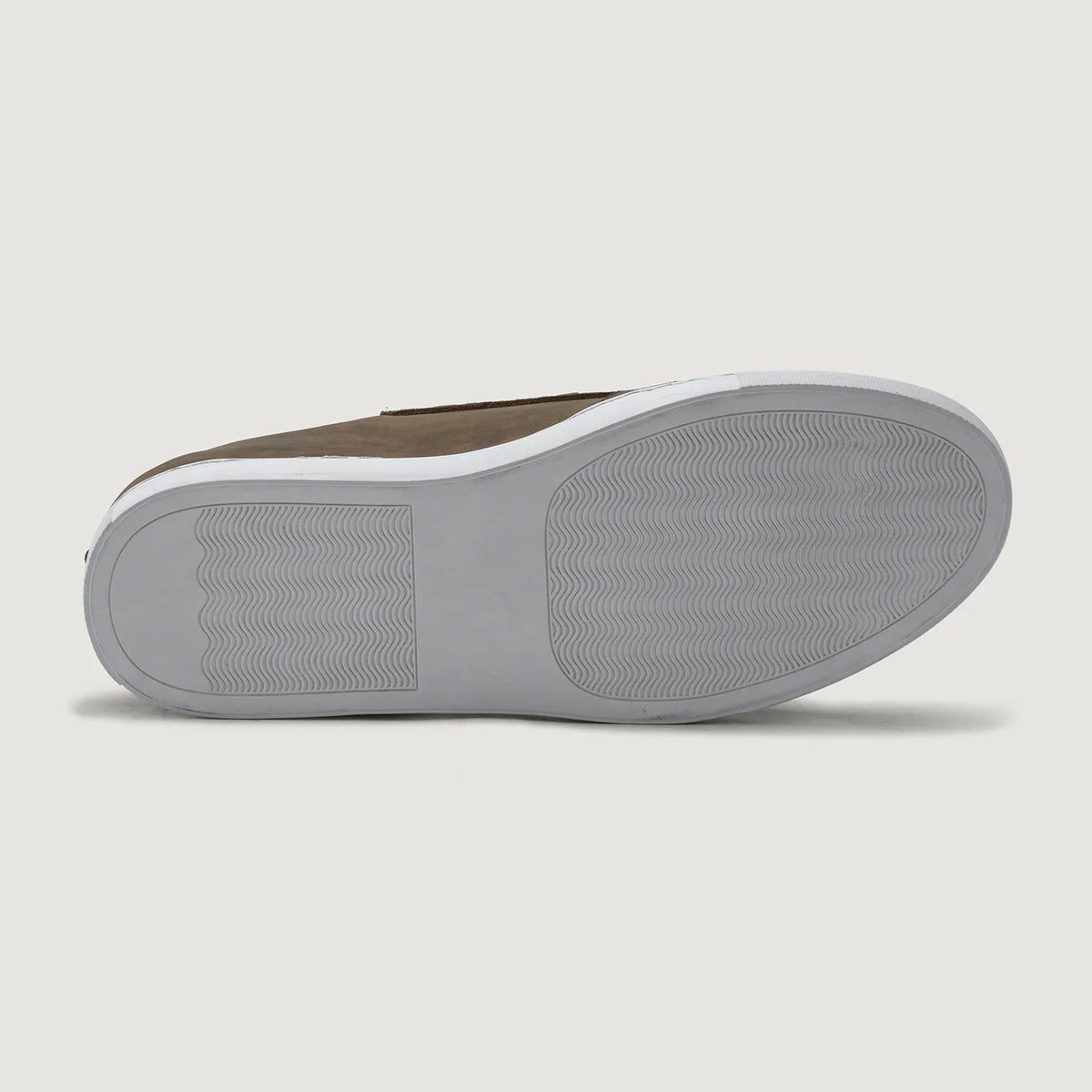 High-Traction Rubber Outsole & Lug Tread Pattern on Murphy Low Top Burnt Copper Pullup Nahkatennarit Miehille For Men