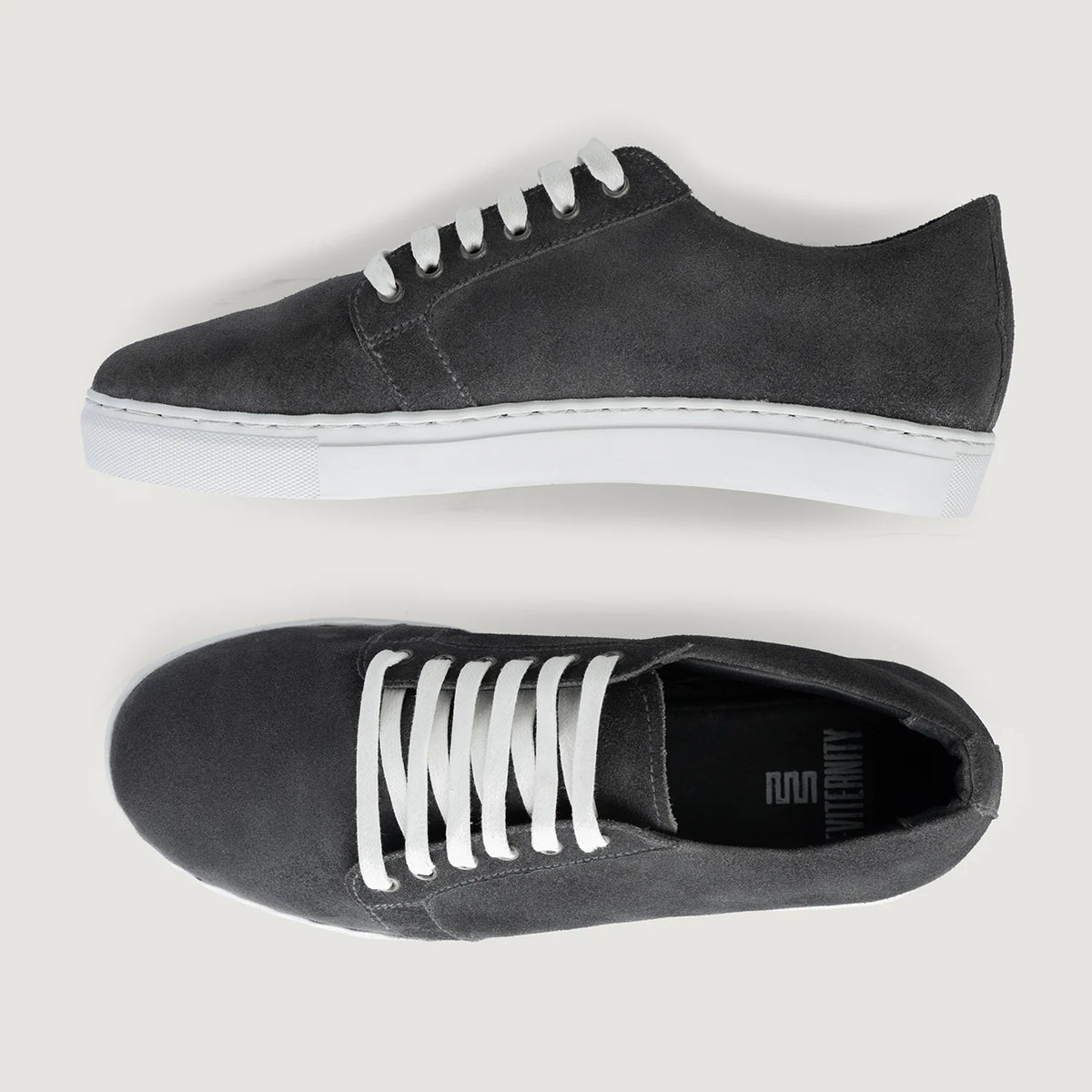Murphy Low Top Grey Suede Nahkatennarit Miehille For Men - Vahvistettu kantapää ja tarkat kaksoisompeleet