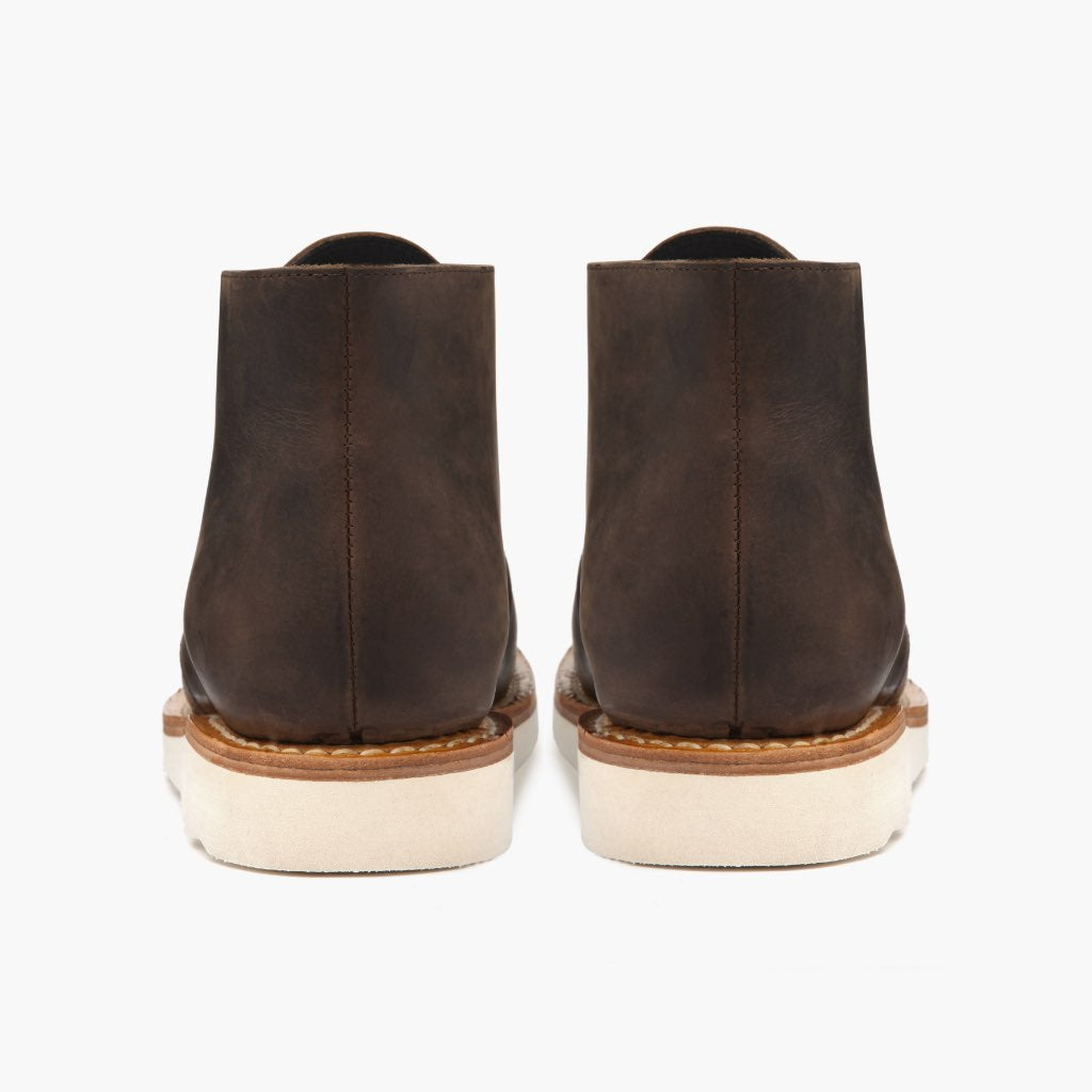 High-Traction Rubber Outsole & Lug Tread Pattern on Scout Tobacco Nahkasaappaat Miehille For Men