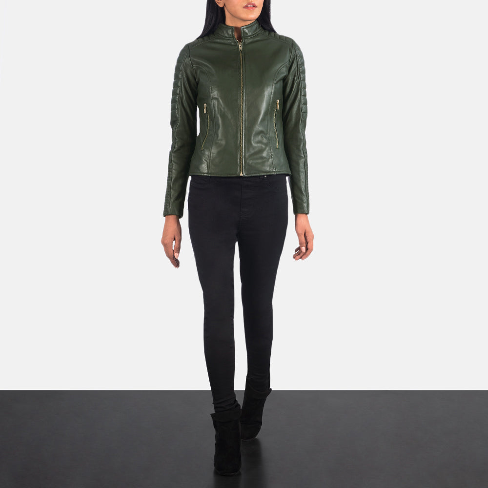 Women's Adalyn Quilted Green Nahkainen Biker-takki Naisille - Lateral Side Profile View Showing Sleeve Cut &amp; Athletic Taper Fit