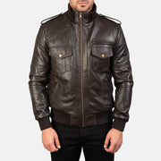 Close-Up Detail of High neck &amp; Zipper Hardware on Men's Agent Shadow Ruskea Nahkainen Pommitakki Miehille