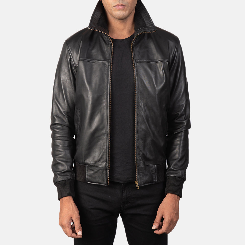 Men's Air Rolf Musta Nahkainen Pommitakki Miehille in Black Sheepskin Leather - Front Profile View &amp; Tailored Silhouette | Buy Online