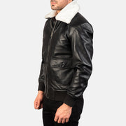 
Black Sheepskin Leather Bomber Jacket - Takaa istuvilla olkapäillä ja siistillä helmalla