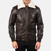 
Yksityiskohtainen lähikuva of Shirt with Removable Fur & Zipper Hardware on Airin G-1 Ruskea Nahkainen Pommitakki Miehille