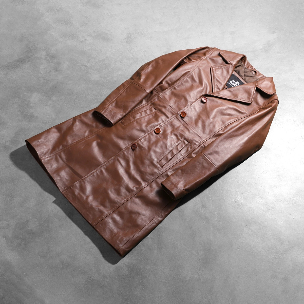 Open Hem &amp; Hem Craftsmanship Construction Detail on Women's Alexis Ruskea Single Breasted Nahkatakki Pitkä Naisille