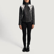 Close-Up Detail of High Neck &amp; Zipper Hardware on Women's Alia Metallic Musta Nahkainen Biker-takki Naisille