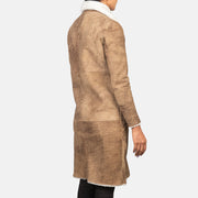 Close-Up Detail of Buckled Collar &amp; Button Hardware on Women's Alina Shearling Ruskea Nahkatakki Pitkä Naisille