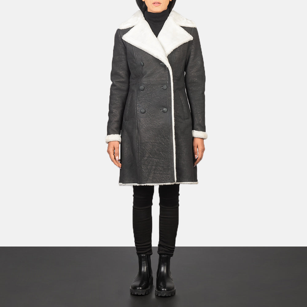 
Amie Black Double Breasted Shearling Coat in Black Sheepskin Snuffed - Edestä ja räätälöity siluetti | Osta verkosta