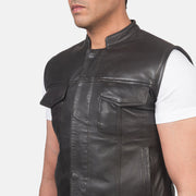 
Sisäpuolen näkymä Showing Quilted Polyester Lining & Kaksi käytännöllistä sisätaskua