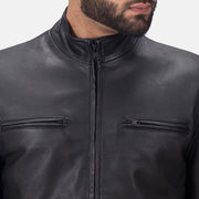Close-Up Detail of High neck &amp; Zipper Hardware on Austere Matte Musta Nahkainen Biker-takki Miehille
