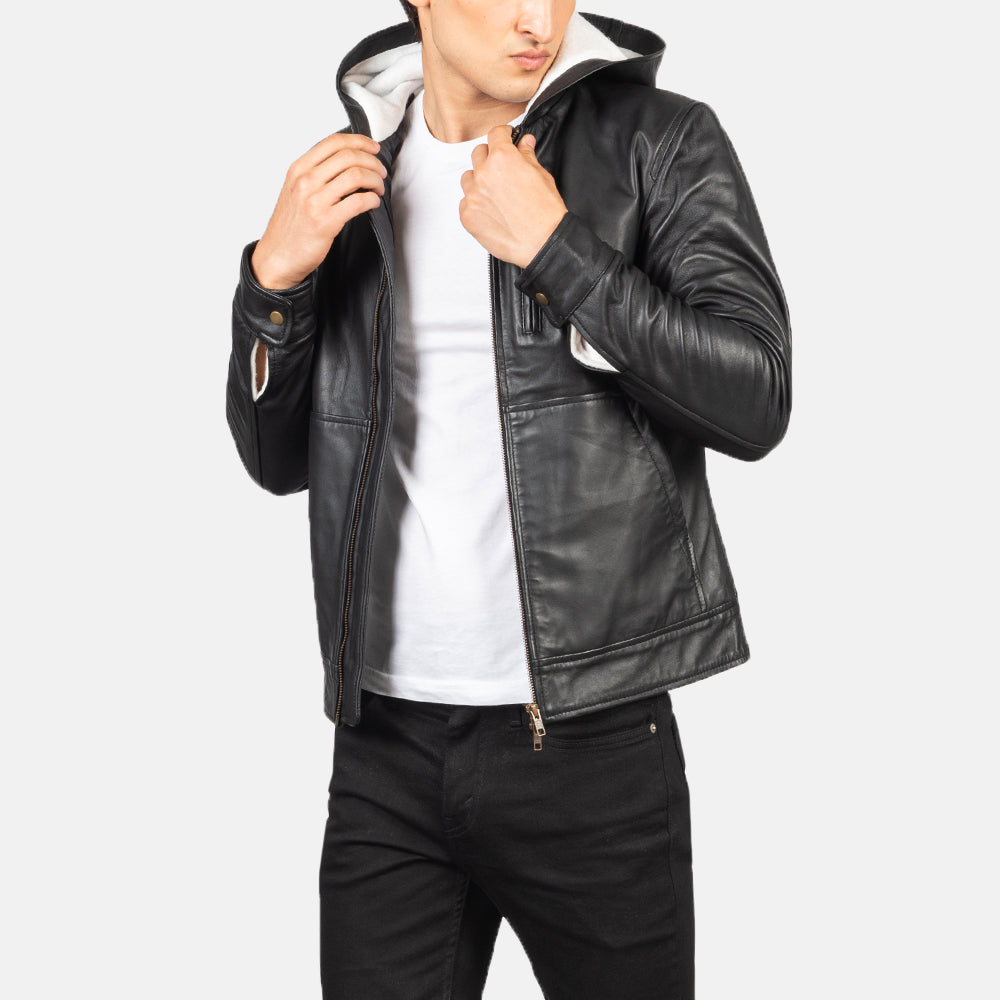 
Baston Black Hooded Leather Bomber Jacket in Black Sheepskin Leather - Edestä ja räätälöity siluetti | Osta verkosta