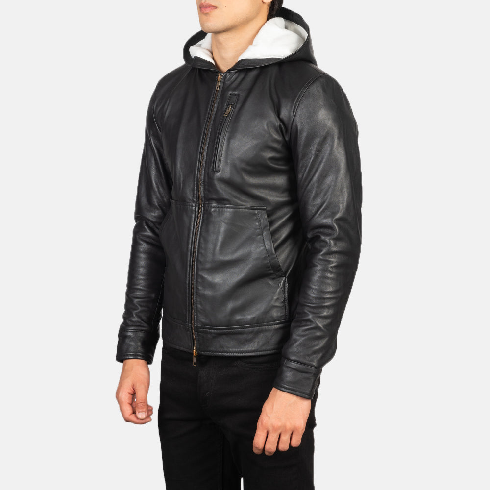
Black Sheepskin Leather Bomber Jacket - Takaa istuvilla olkapäillä ja siistillä helmalla