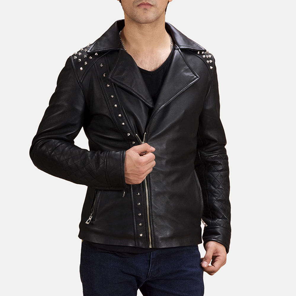 Men's Musta Studded Nahkainen Biker-takki Miehille in Black Sheepskin Leather - Front Profile View &amp; Tailored Silhouette | Buy Online