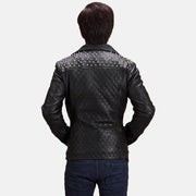Close-Up Detail of Notch &amp; Zipper Hardware on Men's Musta Studded Nahkainen Biker-takki Miehille